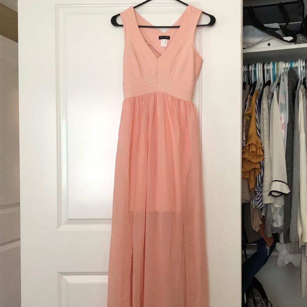 Venus dress as 6